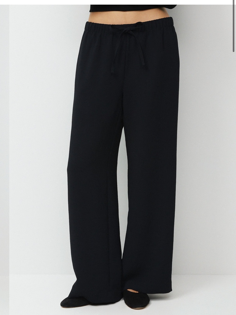 Aritzia Black Lodge Pant in Crepette